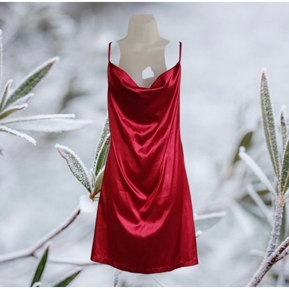 NEW•ROMWE silky slinky red Slip dress Lg - Picture 11 of 11